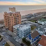 Escape To Raleigh Ave 3 Steps From The Beach