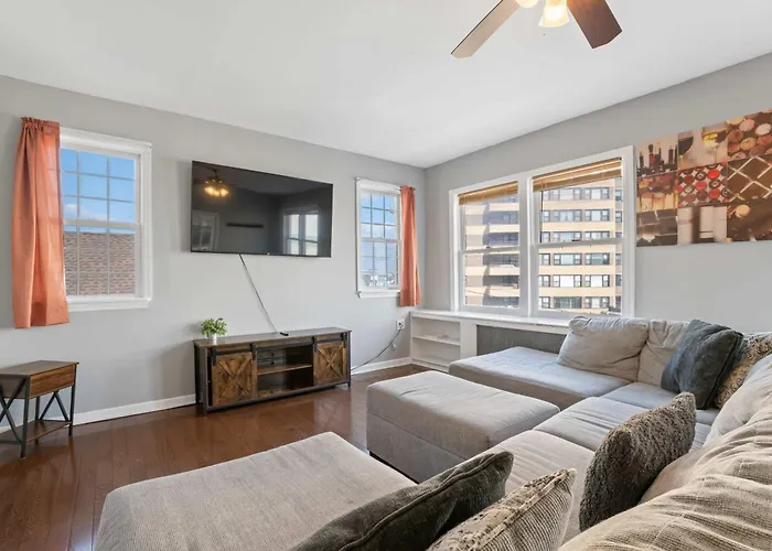 Escape To Raleigh Ave 3 Steps From The Beach