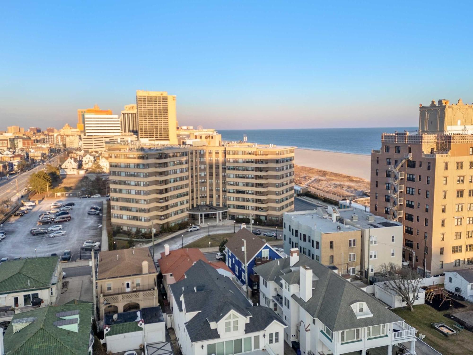 Escape To Raleigh Ave 3 Steps From The Atlantic City