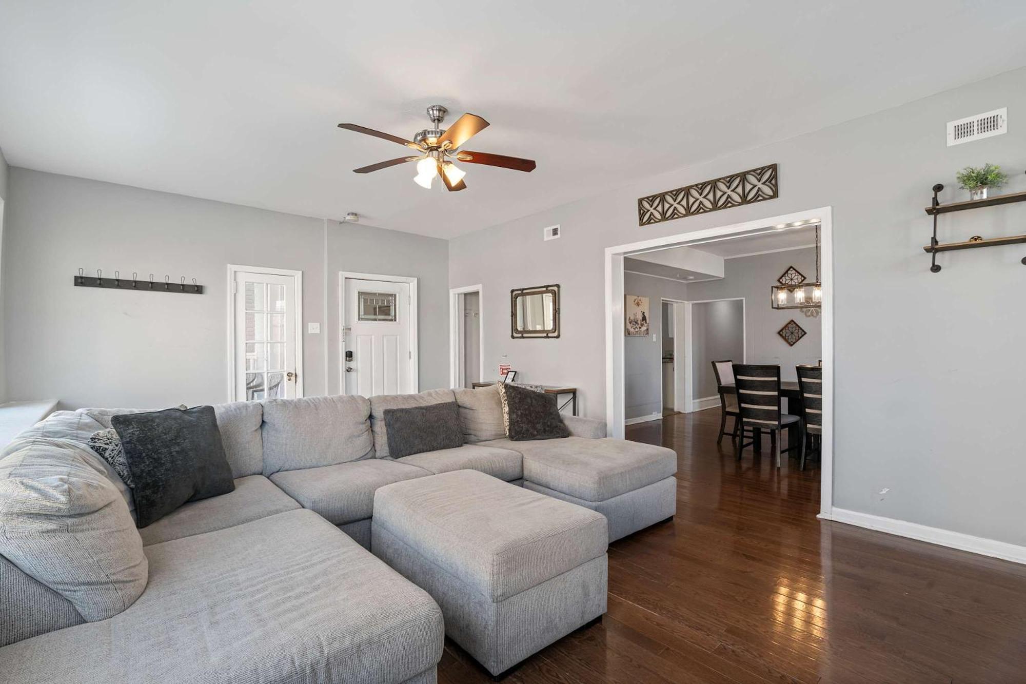 Holiday home Escape To Raleigh Ave 3 Steps From The *